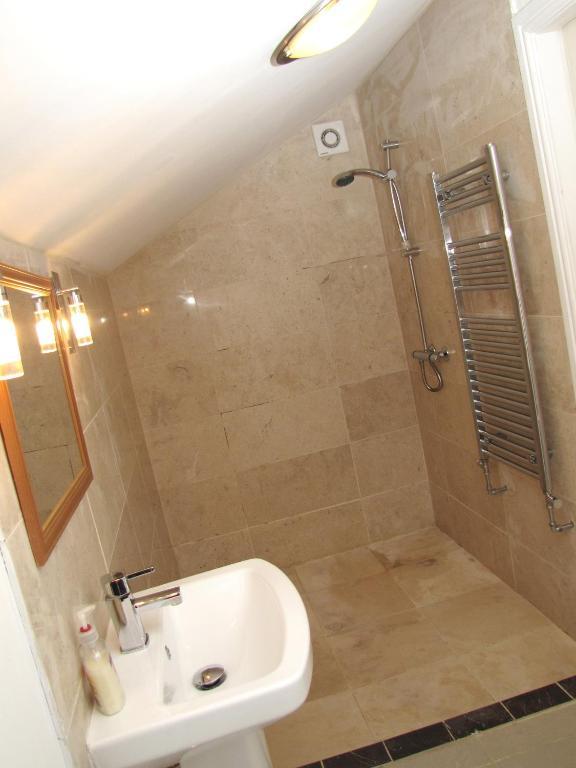 Churchills Inn & Rooms Bowness-on-Windermere Room photo
